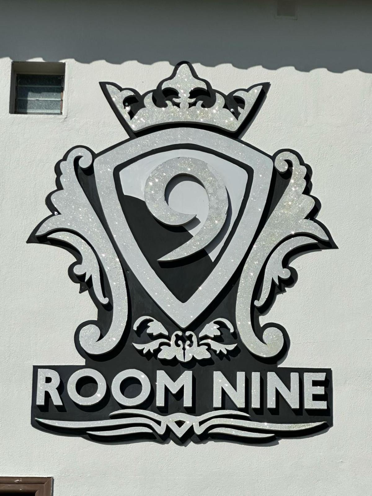Room Nine 9 Beachfront Apartments Nea Kallikrateia Eksteriør billede