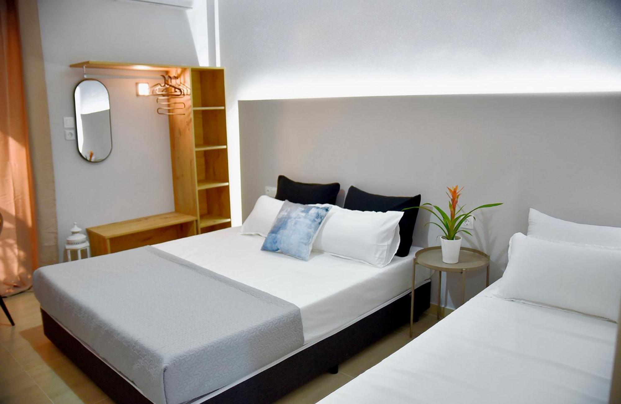Room Nine 9 Beachfront Apartments Nea Kallikrateia Eksteriør billede