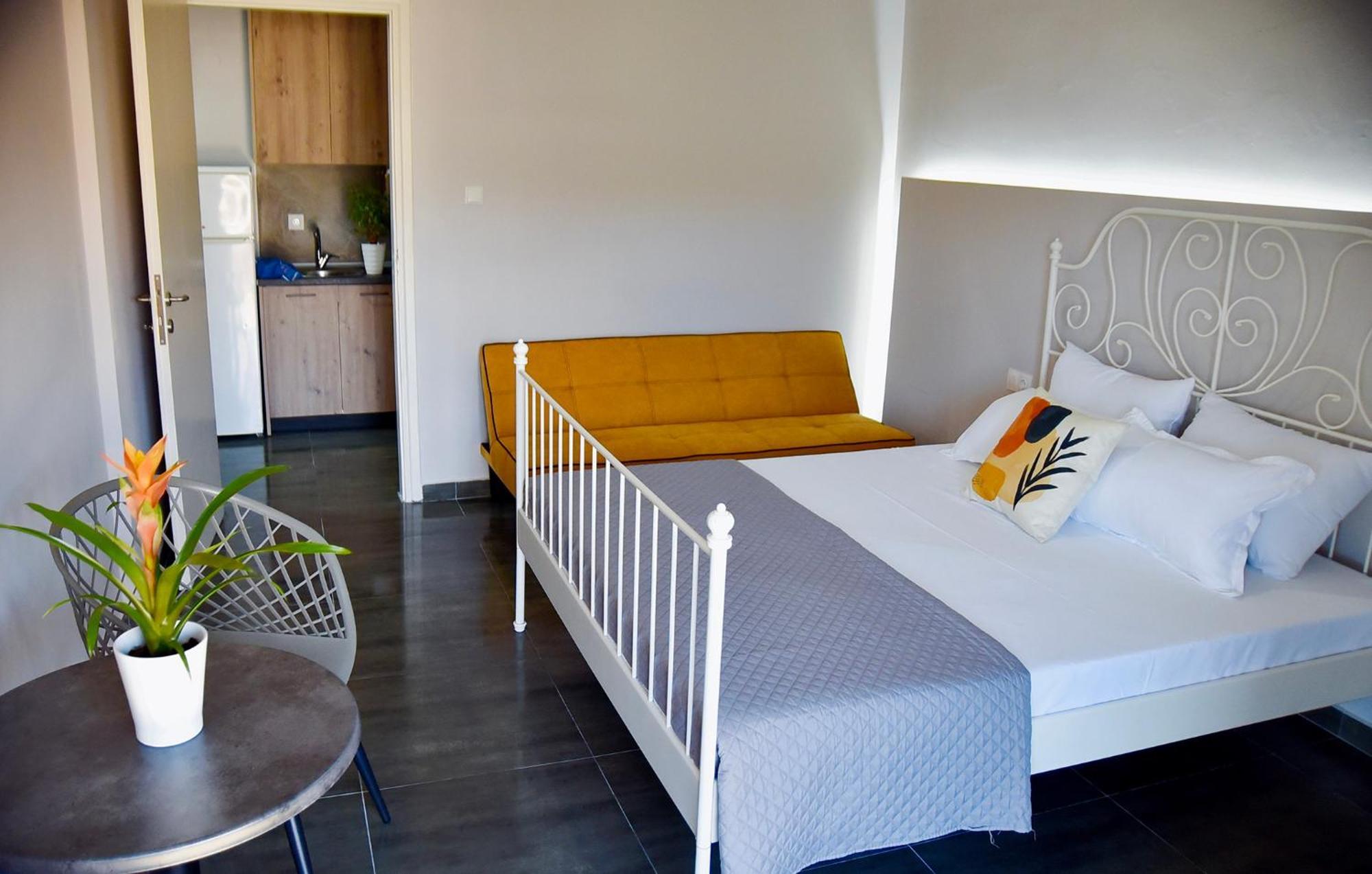 Room Nine 9 Beachfront Apartments Nea Kallikrateia Eksteriør billede