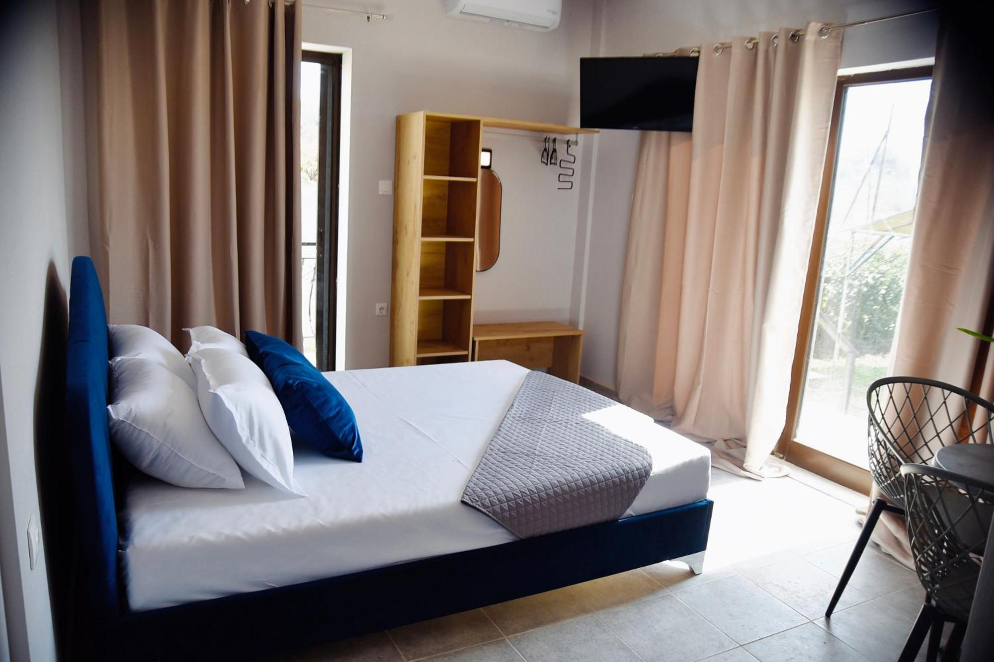 Room Nine 9 Beachfront Apartments Nea Kallikrateia Eksteriør billede